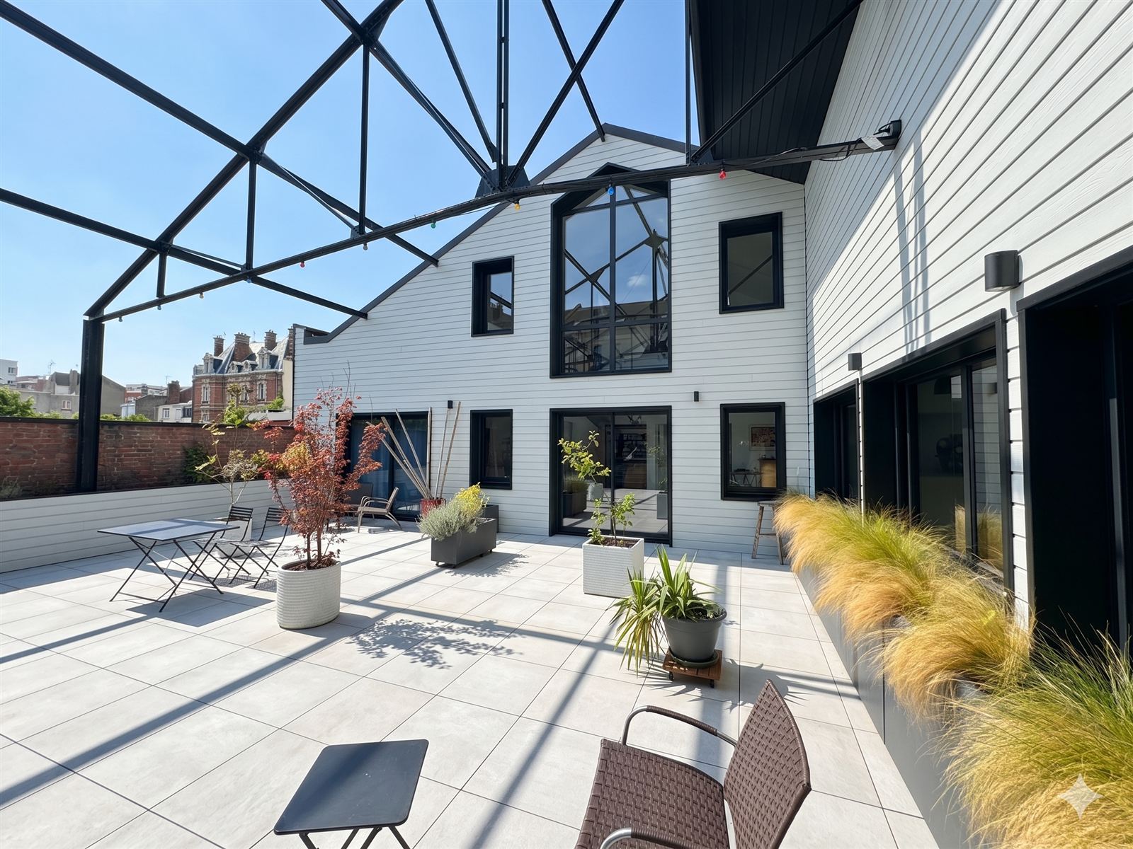 Transformation d’un parking en loft industriel — Le Havre (—)